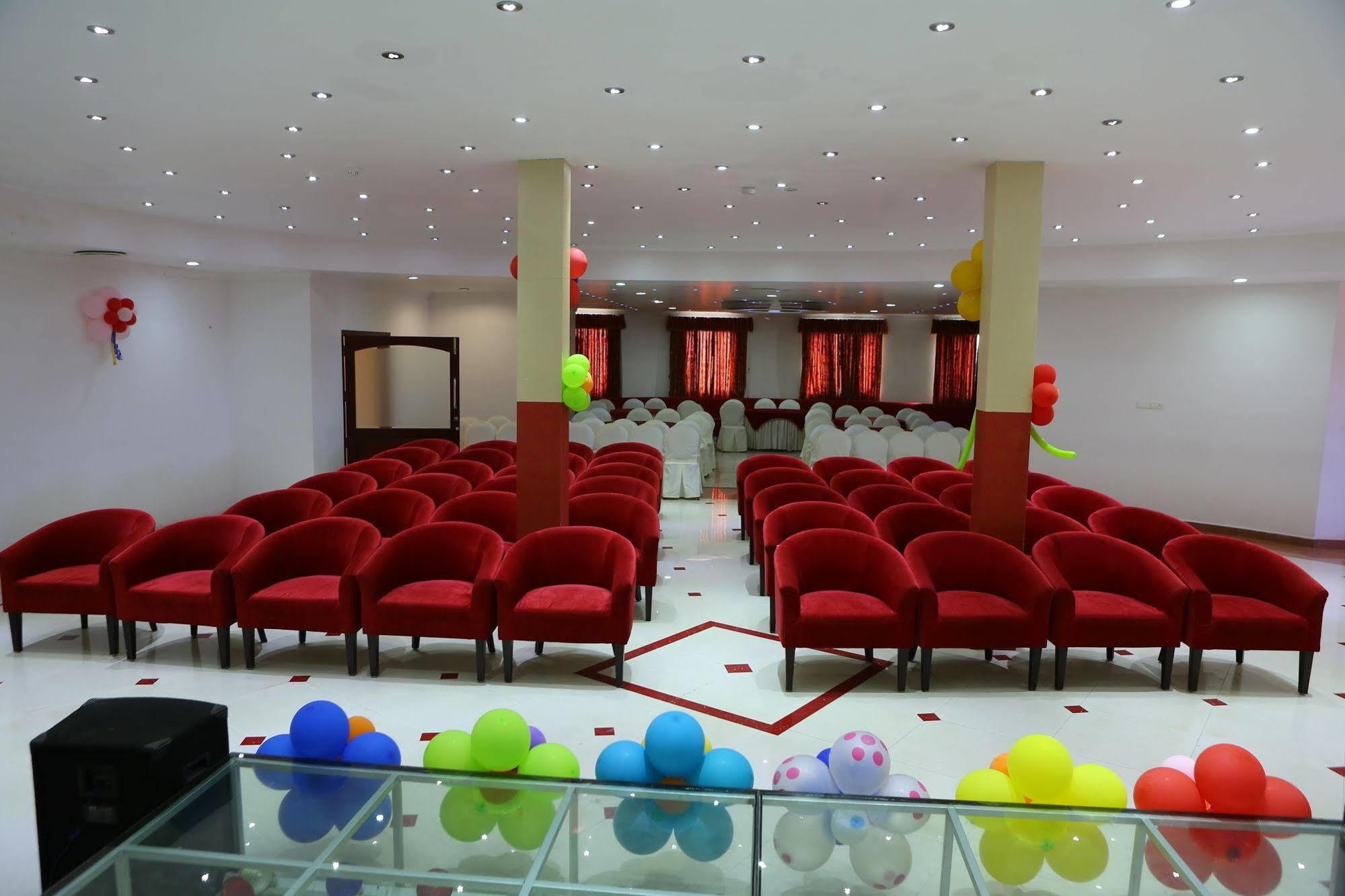 Joys Palace Hotel Thrissur Exteriér fotografie